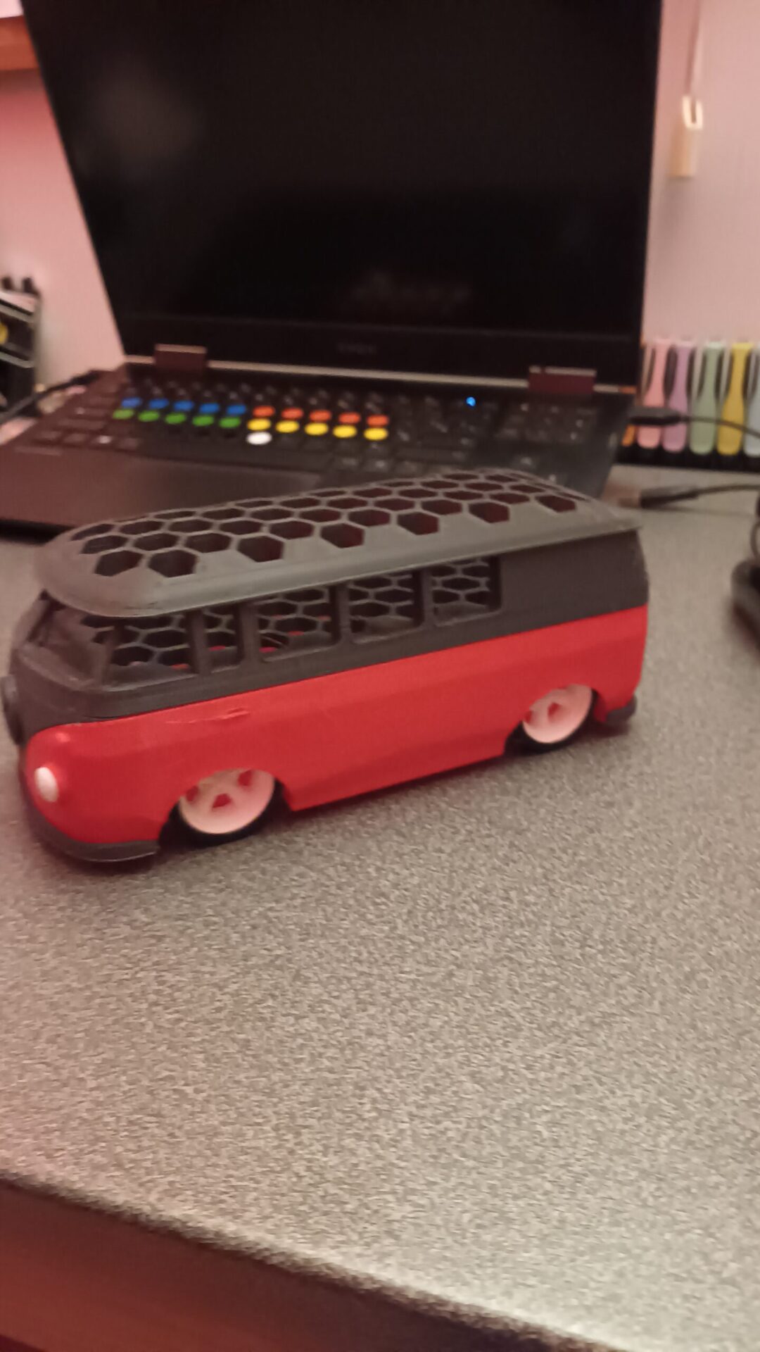 20230111_005645 Bus VW porte crayon