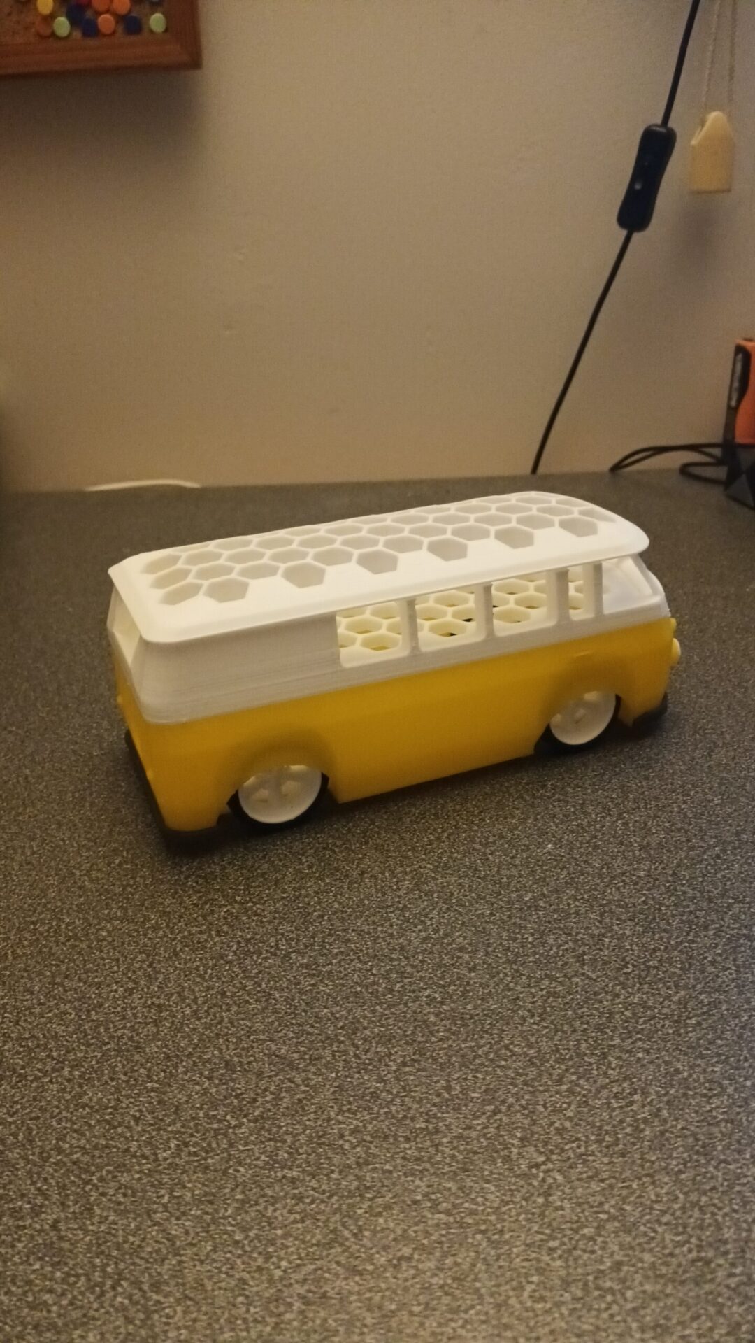 20230121_171424 Bus VW porte crayon