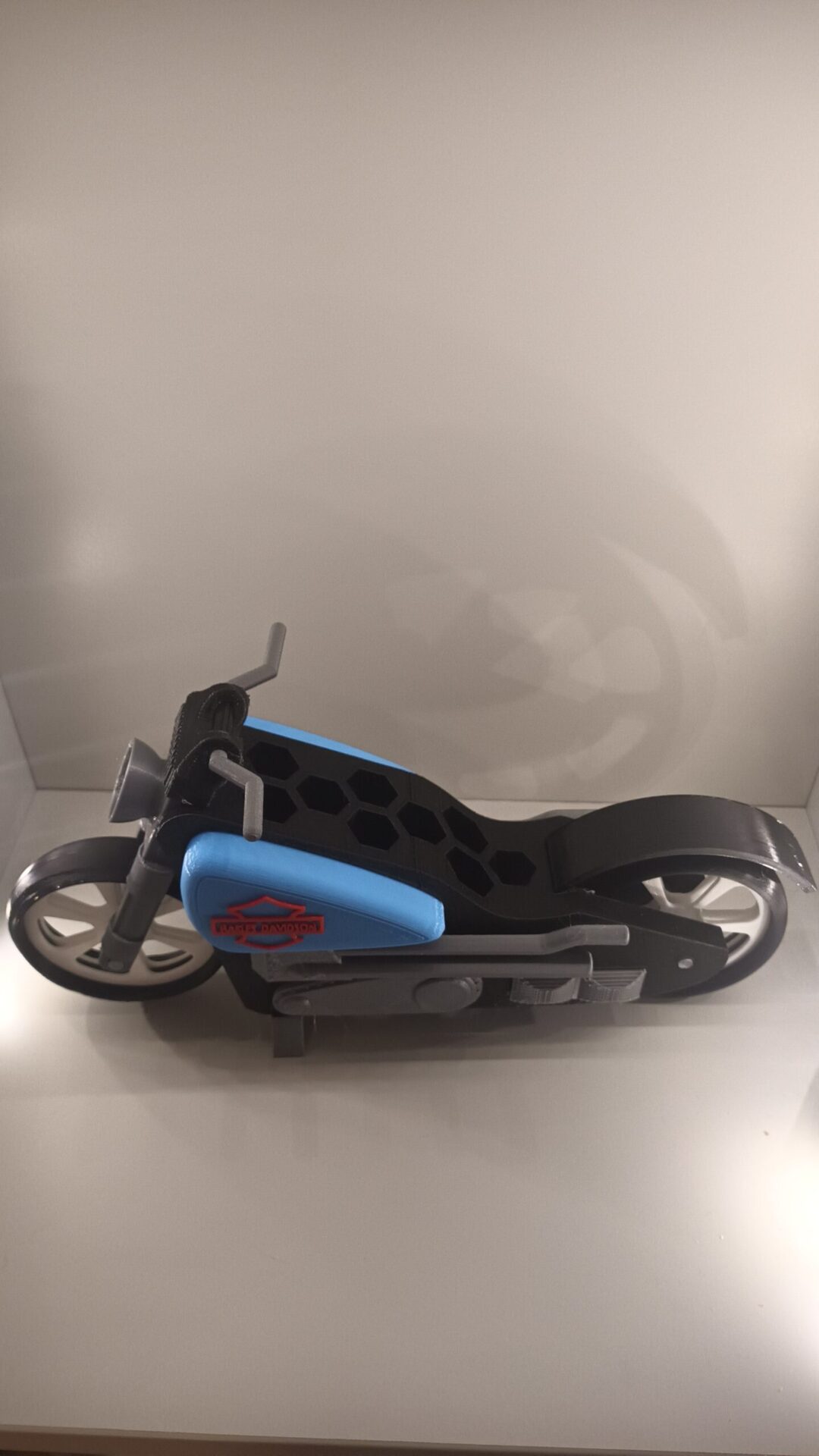 20230324_193200 Harley Davidson porte crayon