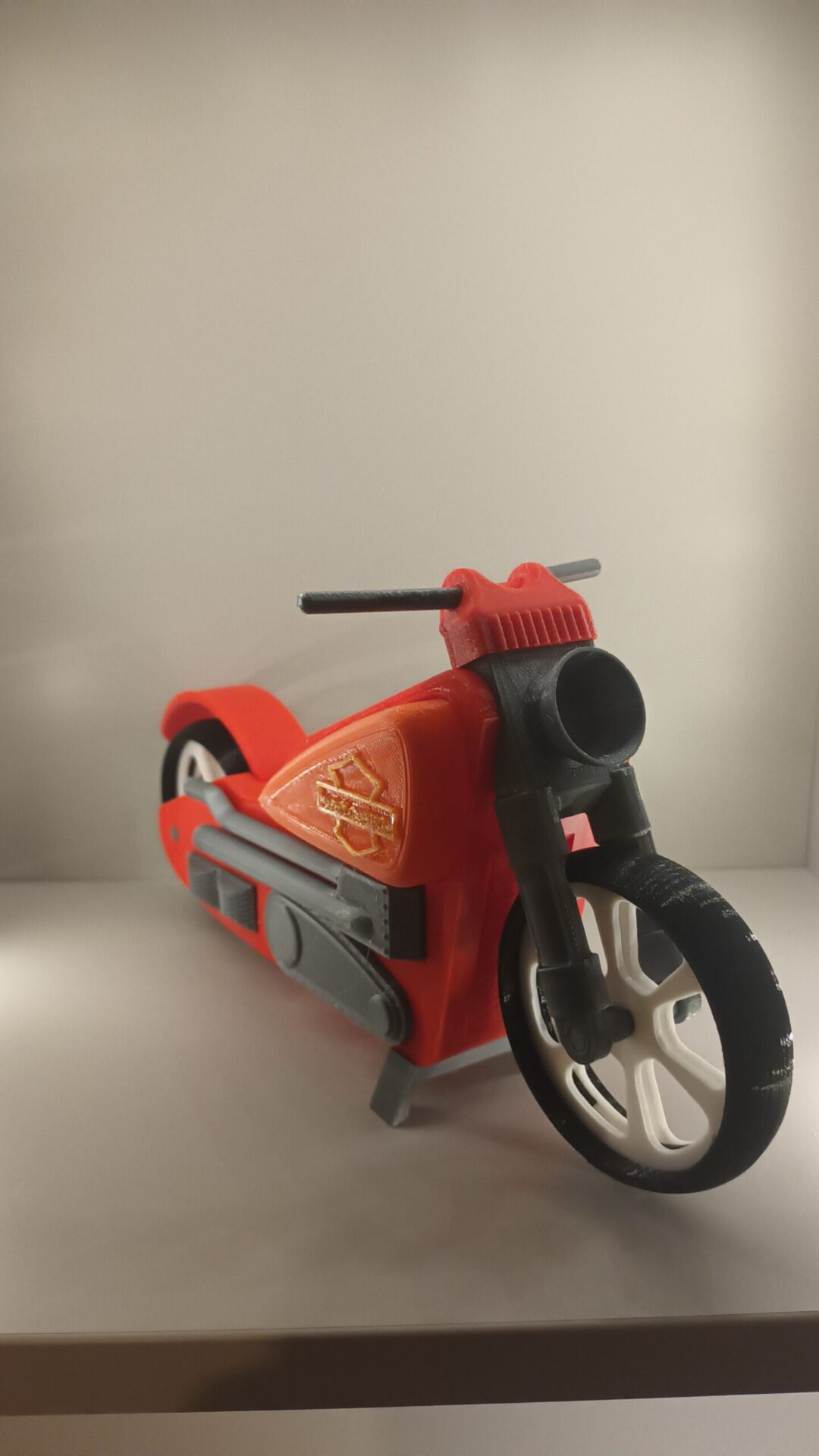 20230324_193412 Harley Davidson porte crayon