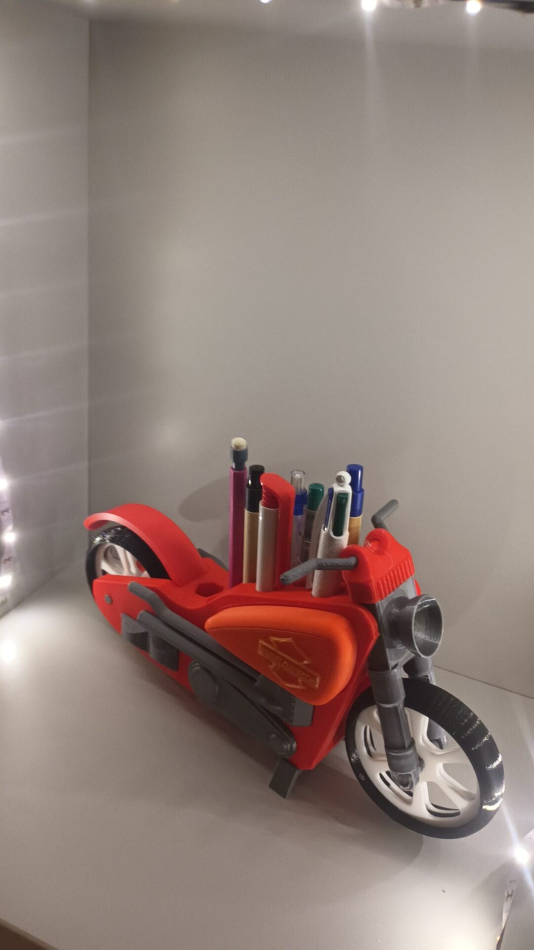 20230324_193454 Harley Davidson porte crayon