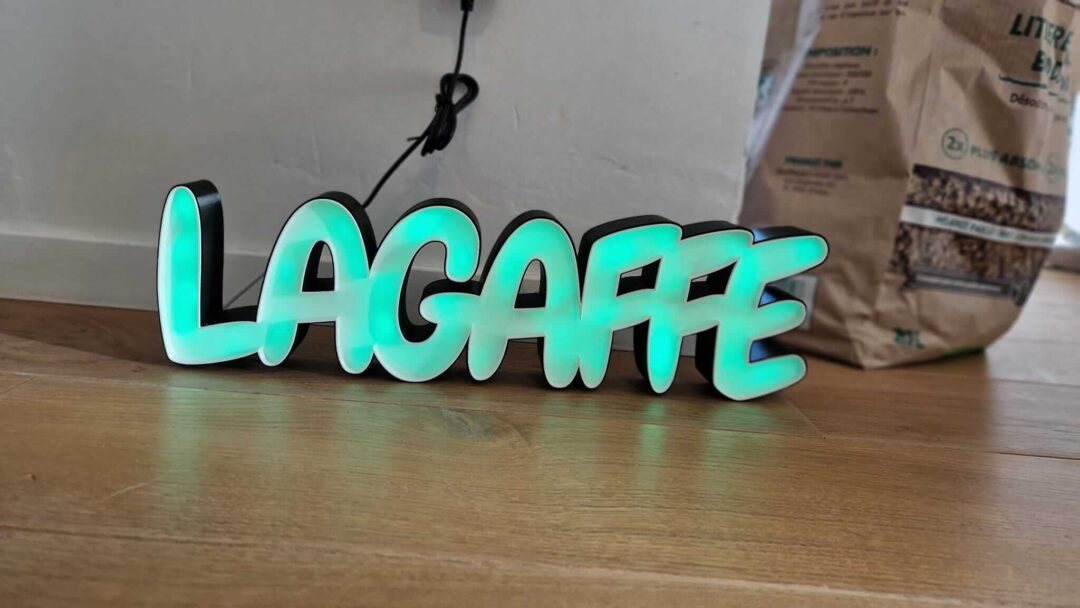 319925803_853814522435244_1751080672376802816_n Prénoms lumineux en 3D